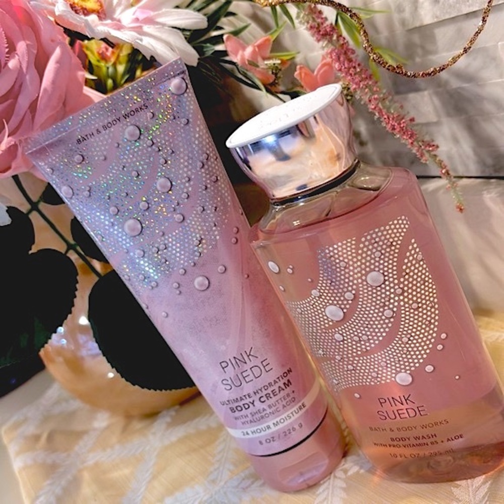 🆕 Bath & Body Works 2-Piece Pink Suede 24 Hr Moisture Body Care Set - Picture 2 of 9